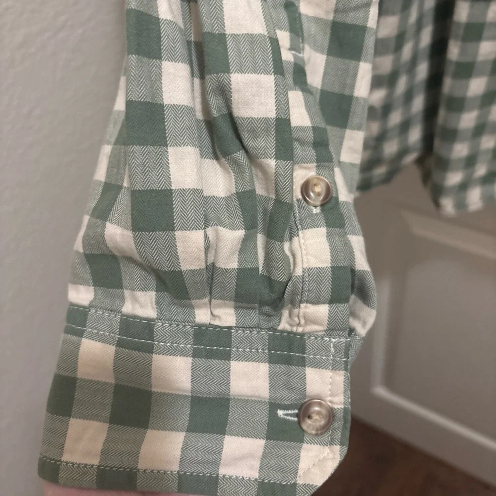 The North Face Men's Long Sleeve Button Down  Plaid Green & Cream Size XL